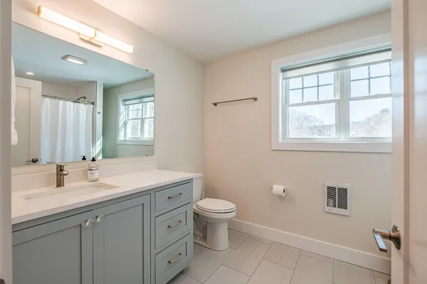 $699,900 | 17 Youngs Lane, Unit 17, Freeport, ME 04032