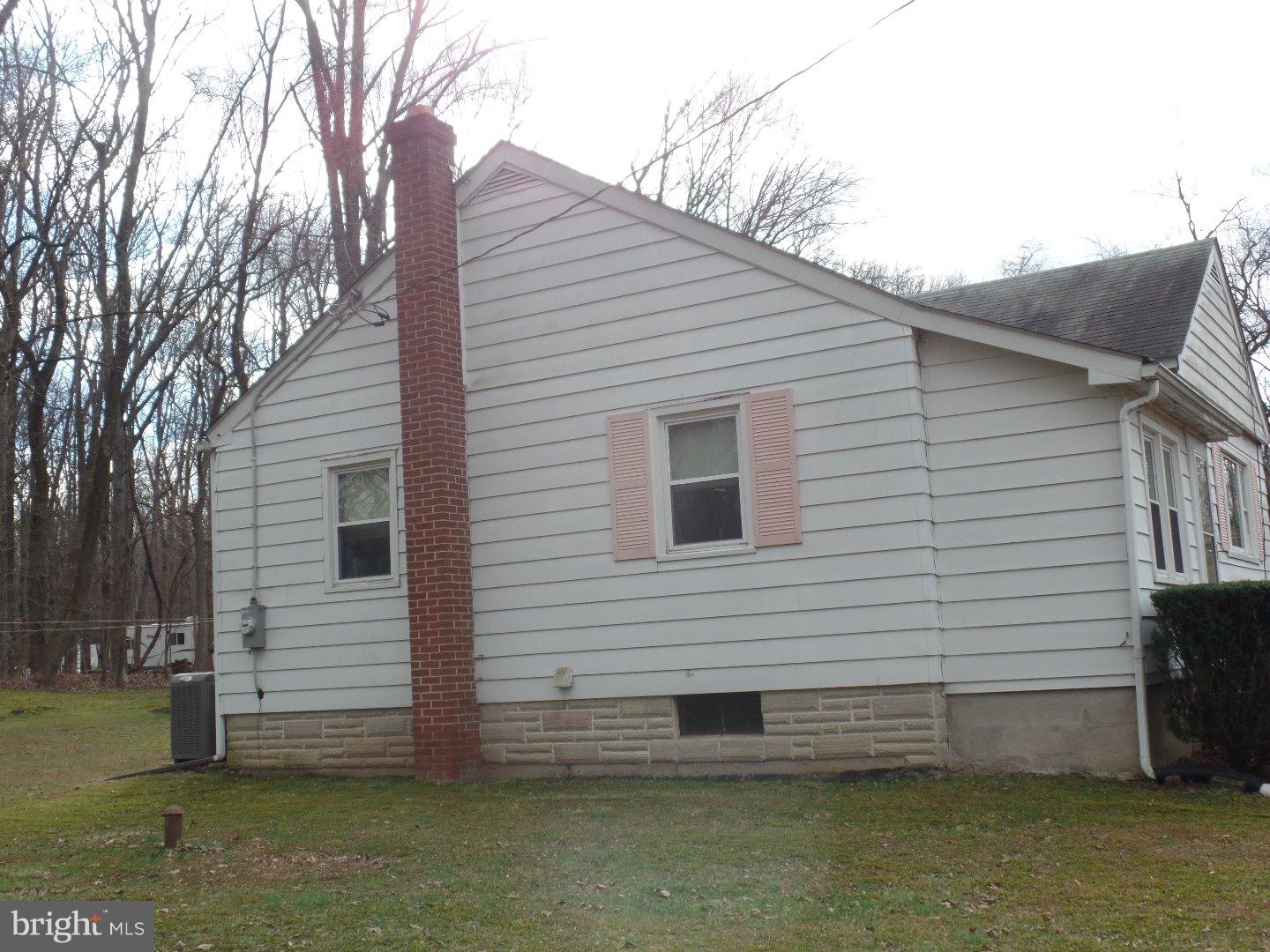 8278 Covered Bridge Road Quakertown, PA 18951 - Photo 3 of 5 Gallery Image 3