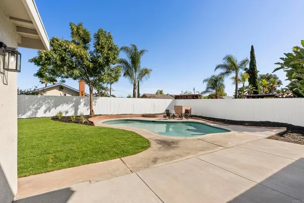 $849,999 | 2333 East Mission Avenue, Escondido, CA 92027