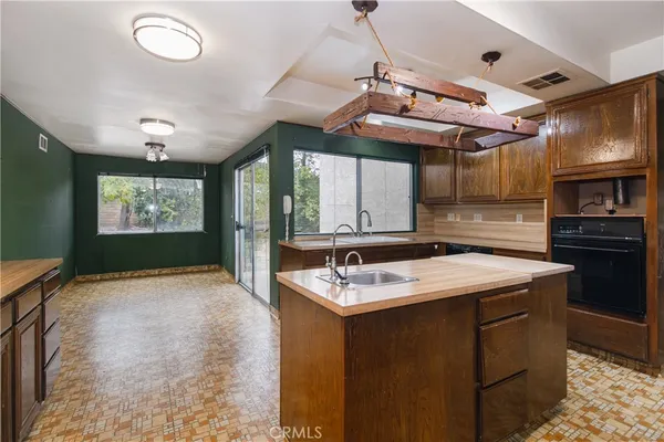 $1,350,000 | 11050 Baile Avenue, Chatsworth, CA 91326