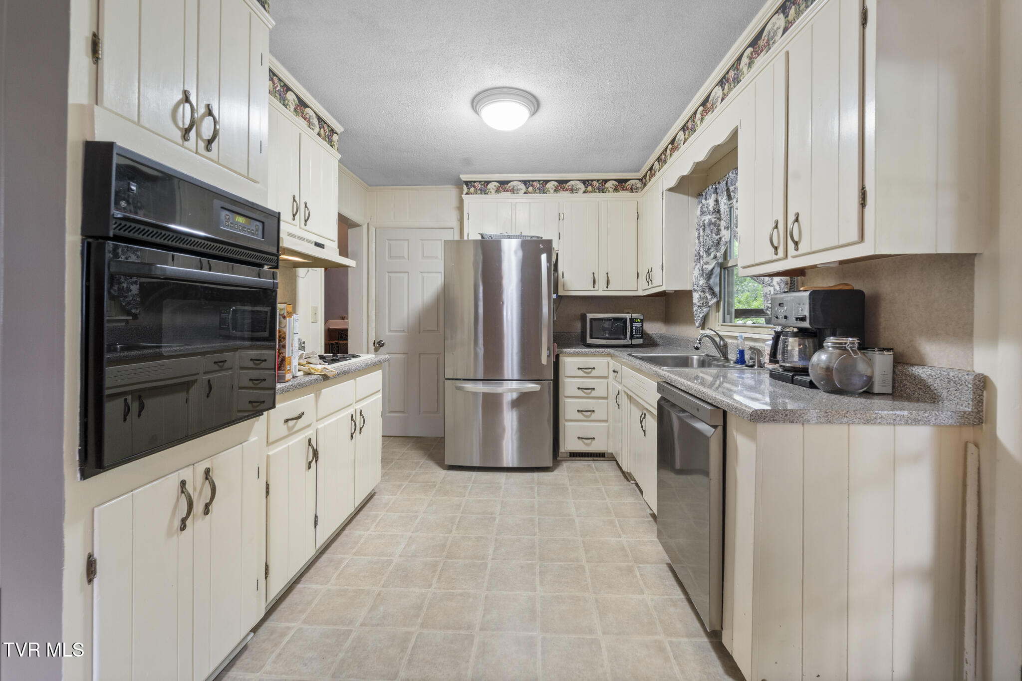 403 Martindale Road Bristol, TN 37620 - Photo 16 of 42 DSC00857