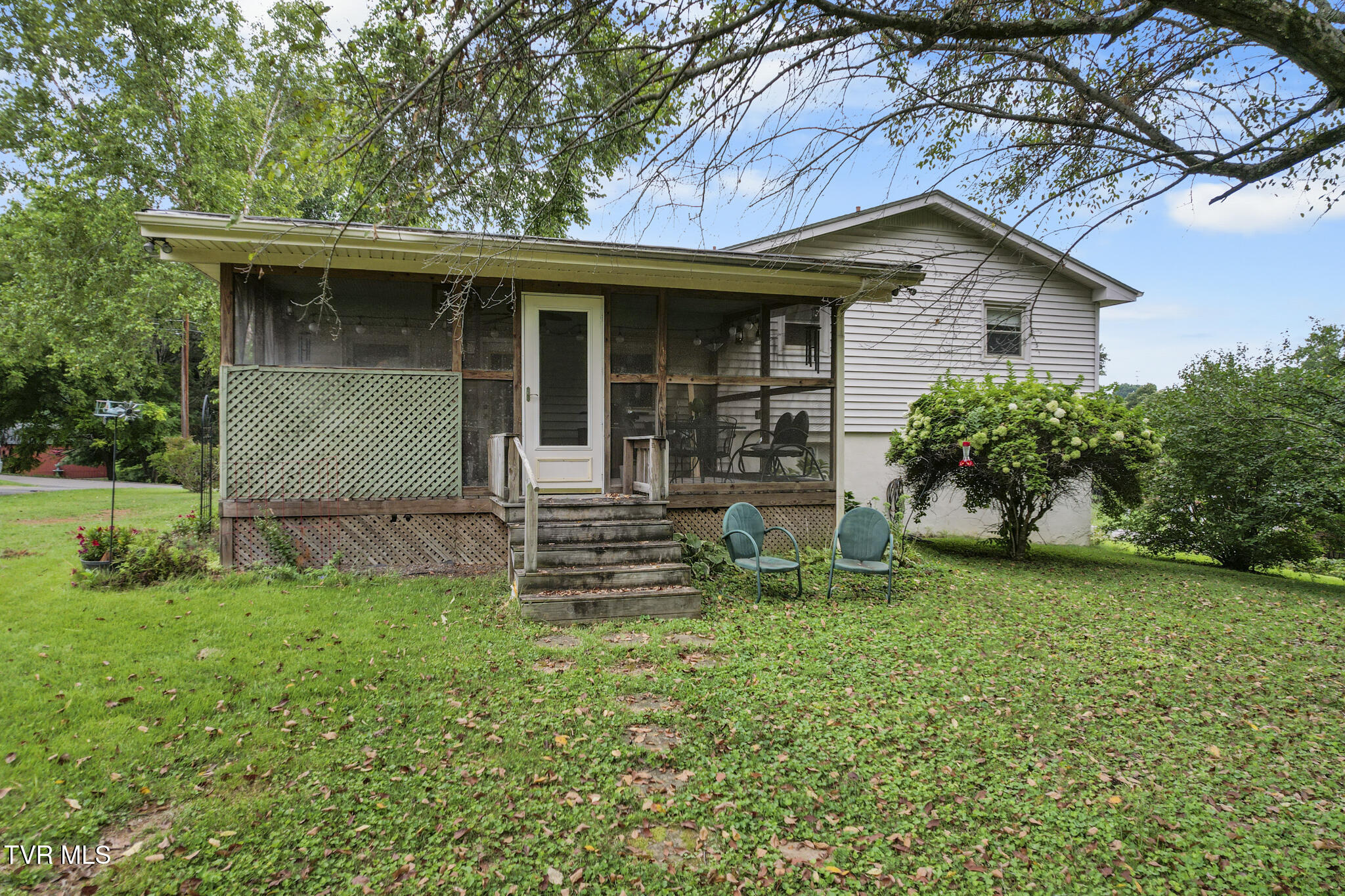 403 Martindale Road Bristol, TN 37620 - Photo 3 of 42 DJI_0988