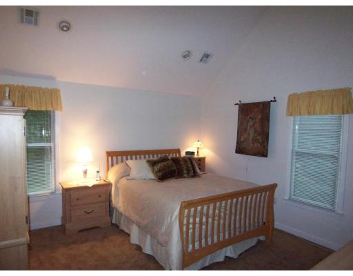 272 West River Road Uxbridge, MA 01569 - Photo 12 of 16 Gallery Image 12