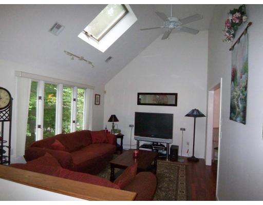 272 West River Road Uxbridge, MA 01569 - Photo 6 of 16 Gallery Image 6
