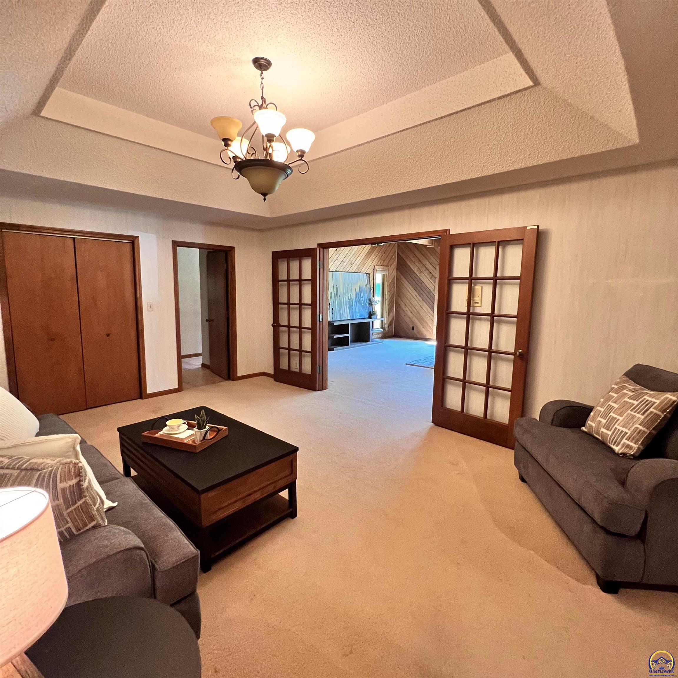 3840 Northeast Kimbal Road Topeka, KS 66617 - Photo 11 of 32