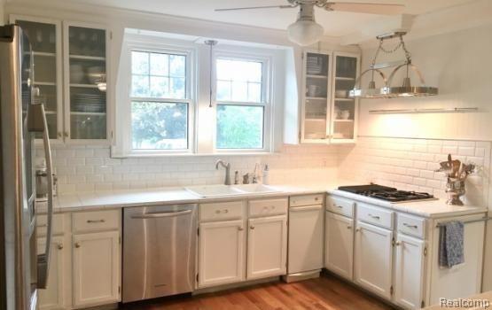 12981 Spencer Road Milford, MI 48380 - Photo 2 of 17
