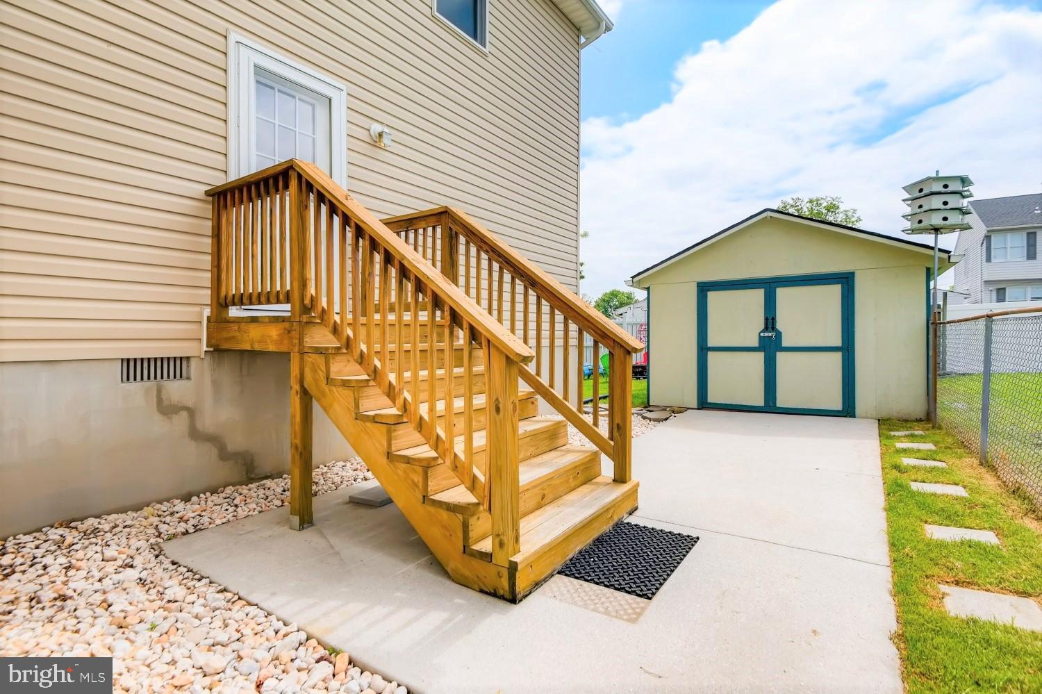 3103 Sparrows Point Road Baltimore, MD 21219 - Photo 5 of 29 Private Entrance to In-Law Suite.