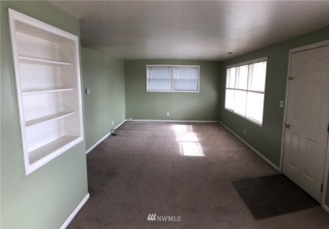 330 North Dale Road Moses Lake, WA 98837 - Photo 3 of 14 Gallery Image 3