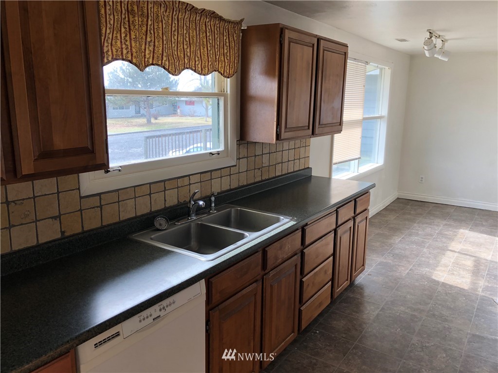 330 North Dale Road Moses Lake, WA 98837 - Photo 5 of 14 Gallery Image 5