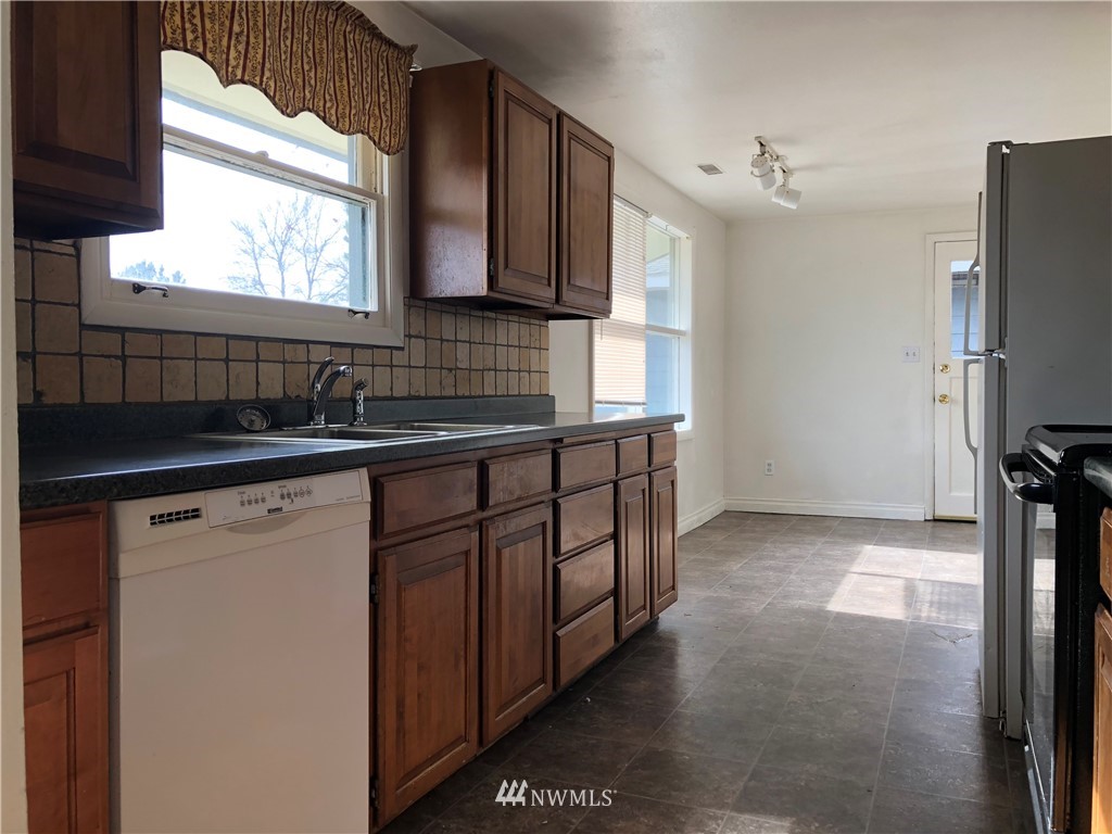 330 North Dale Road Moses Lake, WA 98837 - Photo 6 of 14 Gallery Image 6
