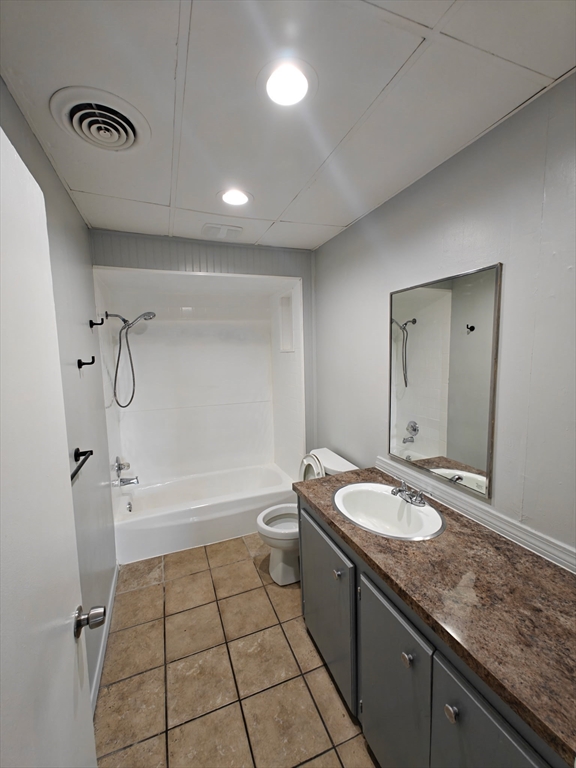 487 4th Street, Unit 2R Fall River, MA 02721 - Photo 4 of 8