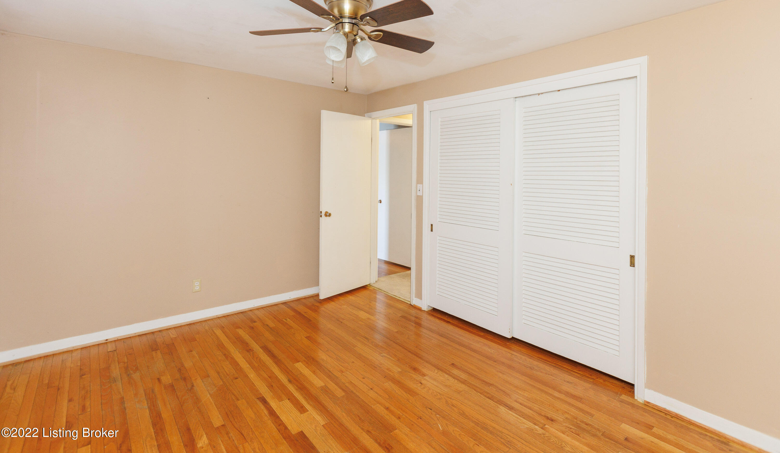 7207 Woolrich Road Louisville, KY 40222 - Photo 30 of 40 033