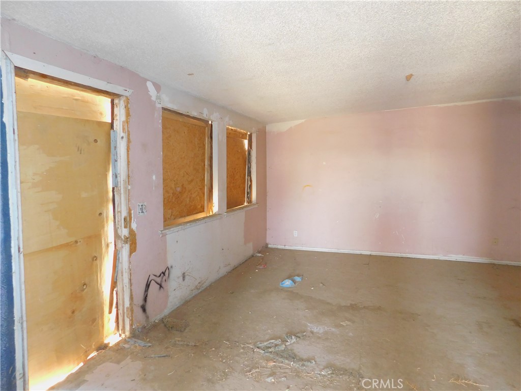 25372 Jade Road Barstow, CA 92311 - Photo 9 of 28