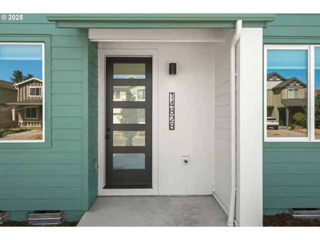 $242,500 | 14828 Northeast Couch Street, Unit 5, Portland, OR 97230