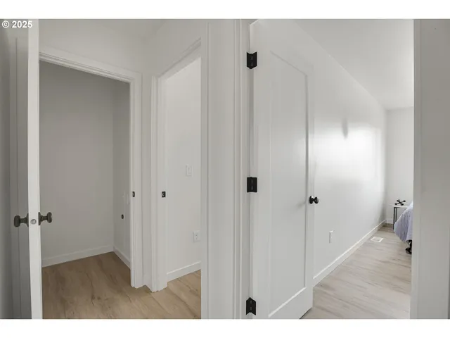 $242,500 | 14828 Northeast Couch Street, Unit 5, Portland, OR 97230