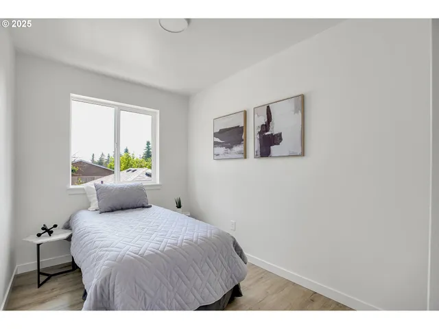 $242,500 | 14828 Northeast Couch Street, Unit 5, Portland, OR 97230