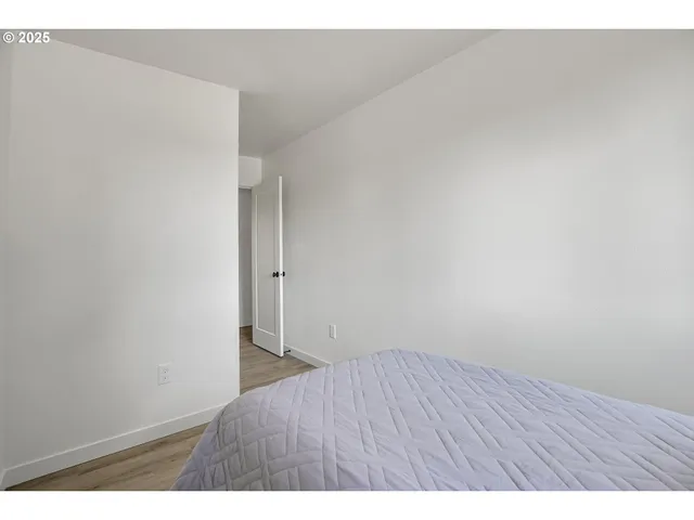 $242,500 | 14828 Northeast Couch Street, Unit 5, Portland, OR 97230