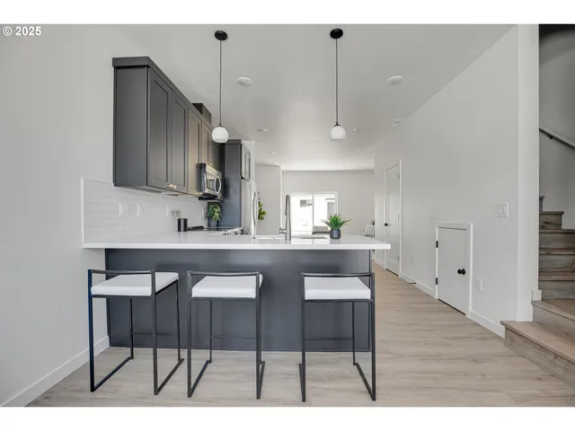 $242,500 | 14828 Northeast Couch Street, Unit 5, Portland, OR 97230