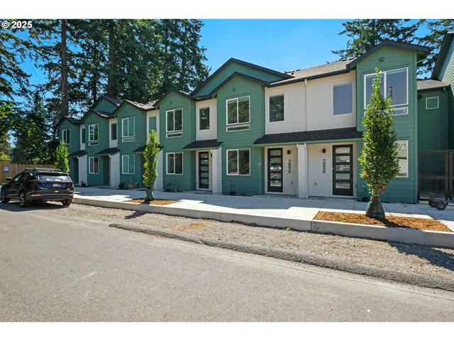 $242,500 | 14828 Northeast Couch Street, Unit 5, Portland, OR 97230
