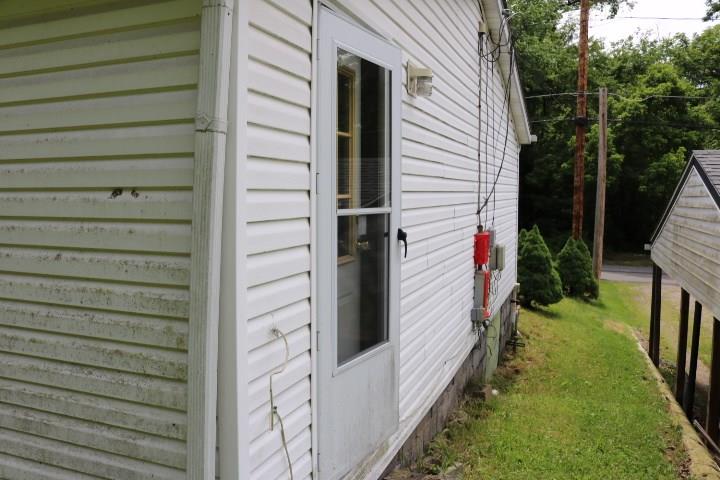 151 Jackson Road Pittsburgh, PA 15239 - Photo 3 of 11