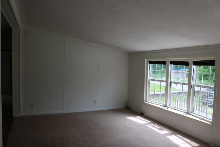 151 Jackson Road Pittsburgh, PA 15239 - Photo 5 of 11