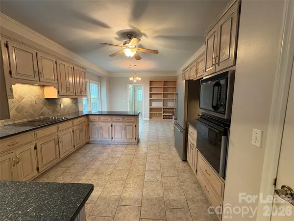 $3,500 | 27 Mountain Lake Drive, Hendersonville, NC 28739