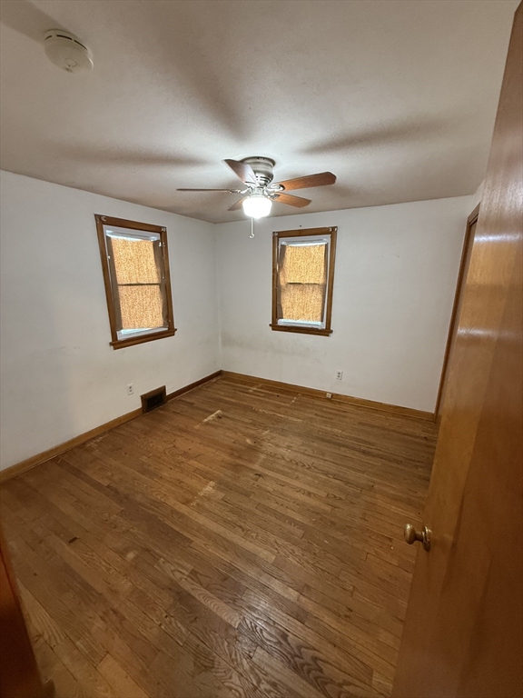 137 Carnavon Circle Springfield, MA 01109 - Photo 11 of 36