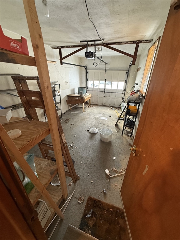 137 Carnavon Circle Springfield, MA 01109 - Photo 19 of 36