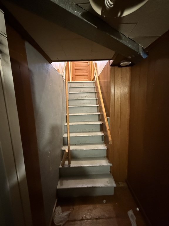 137 Carnavon Circle Springfield, MA 01109 - Photo 20 of 36