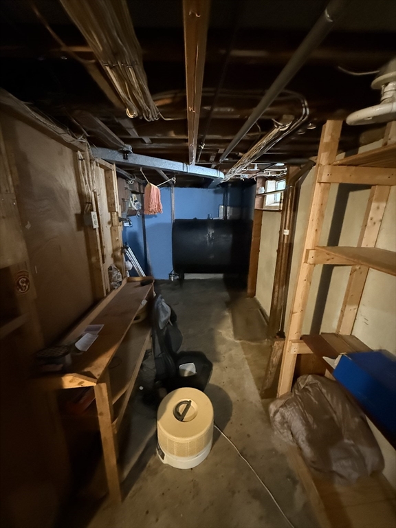 137 Carnavon Circle Springfield, MA 01109 - Photo 22 of 36