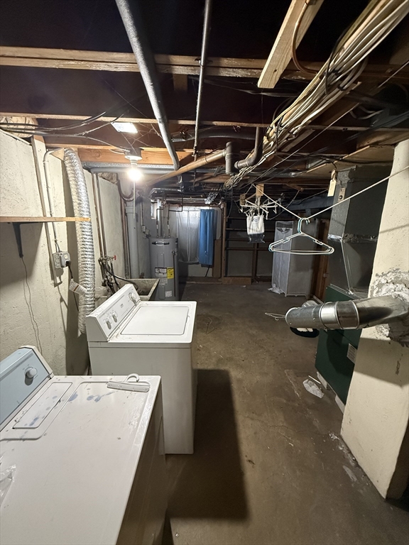 137 Carnavon Circle Springfield, MA 01109 - Photo 23 of 36