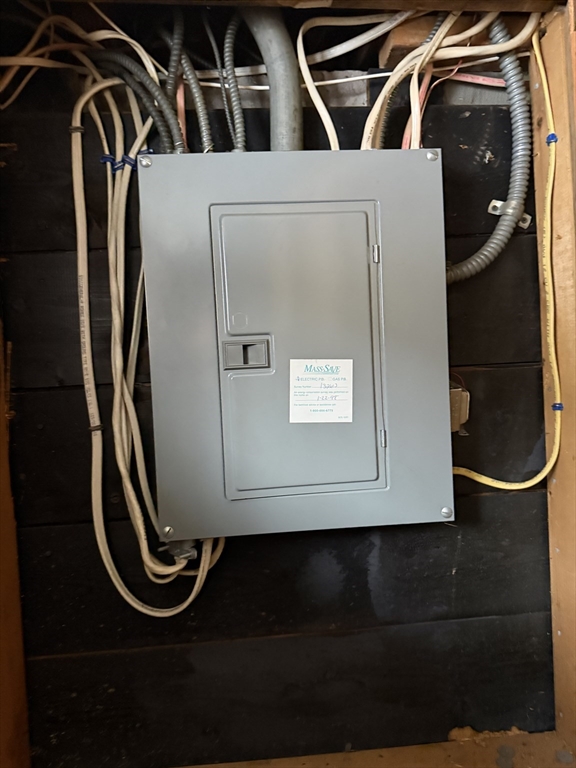 137 Carnavon Circle Springfield, MA 01109 - Photo 26 of 36