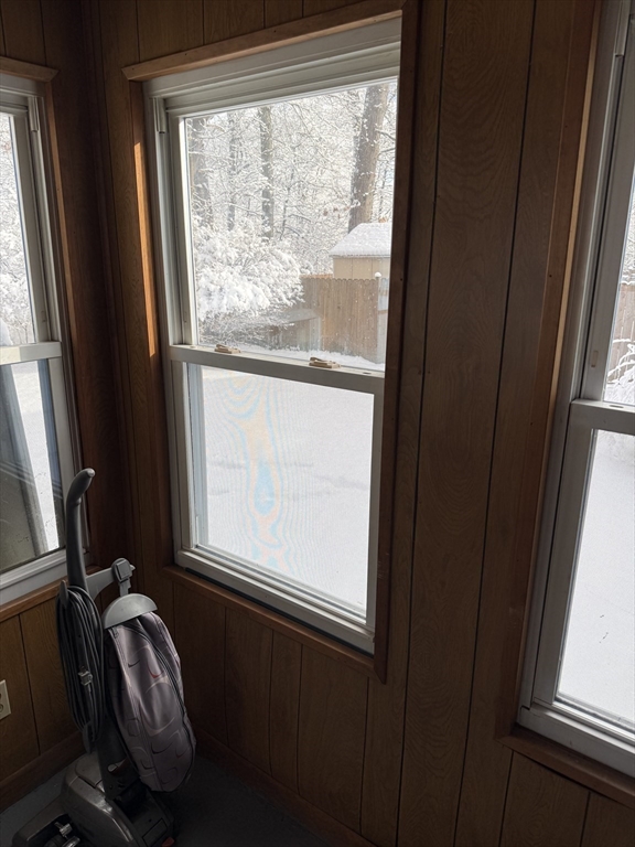 137 Carnavon Circle Springfield, MA 01109 - Photo 32 of 36