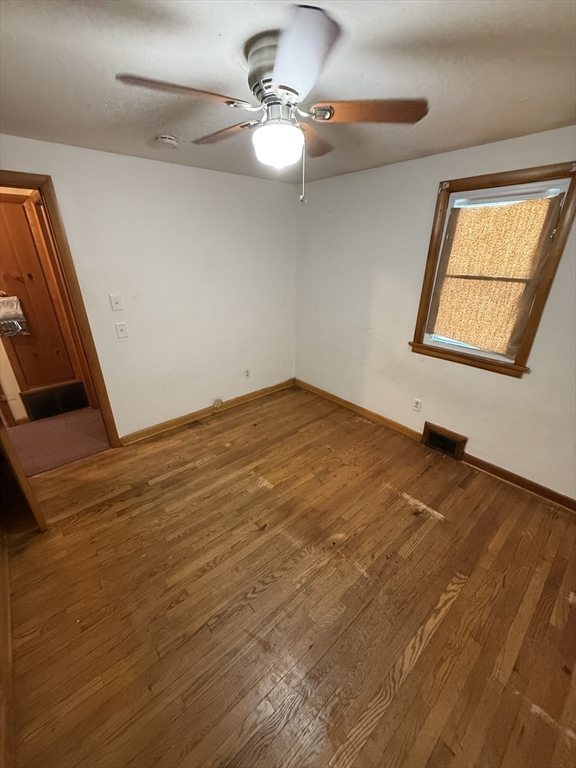 137 Carnavon Circle Springfield, MA 01109 - Photo 10 of 36