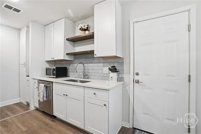 $349,900 | 202 Sunderland Drive, Savannah, GA 31406