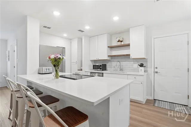 $349,900 | 202 Sunderland Drive, Savannah, GA 31406