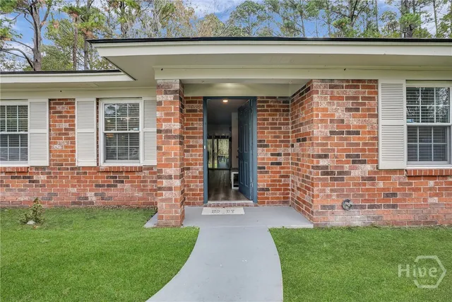 $349,900 | 202 Sunderland Drive, Savannah, GA 31406