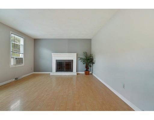 25 Longmeadow Road Tewksbury, MA 01876 - Photo 4 of 17 Gallery Image 4