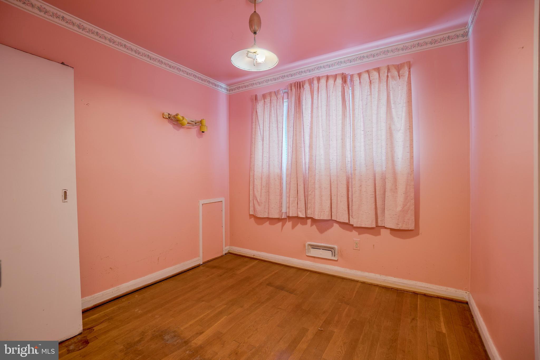 926 Prestwood Road Baltimore, MD 21228 - Photo 14 of 18 Bedroom 2