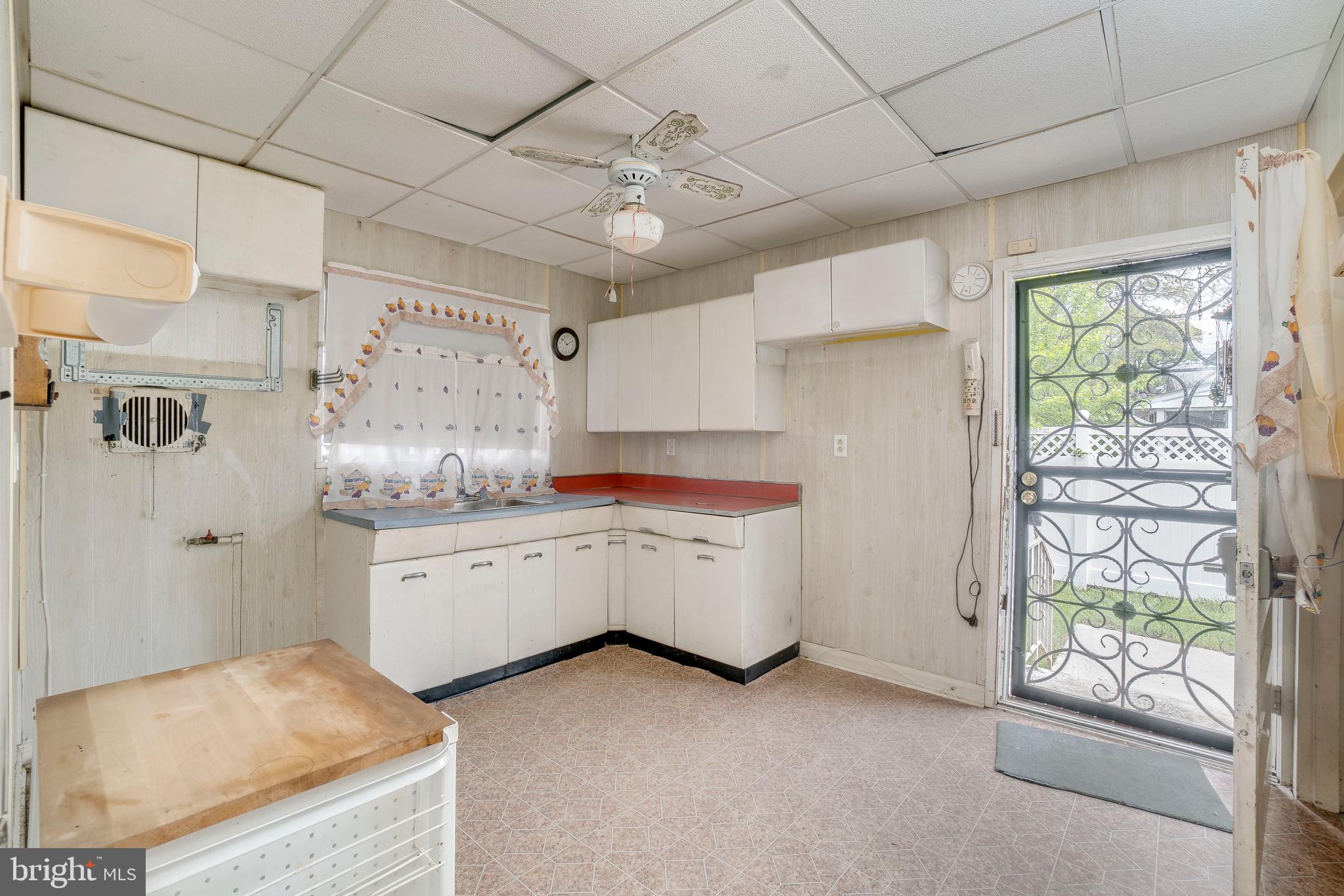 926 Prestwood Road Baltimore, MD 21228 - Photo 9 of 18 Kitchen - ready for you to make your own