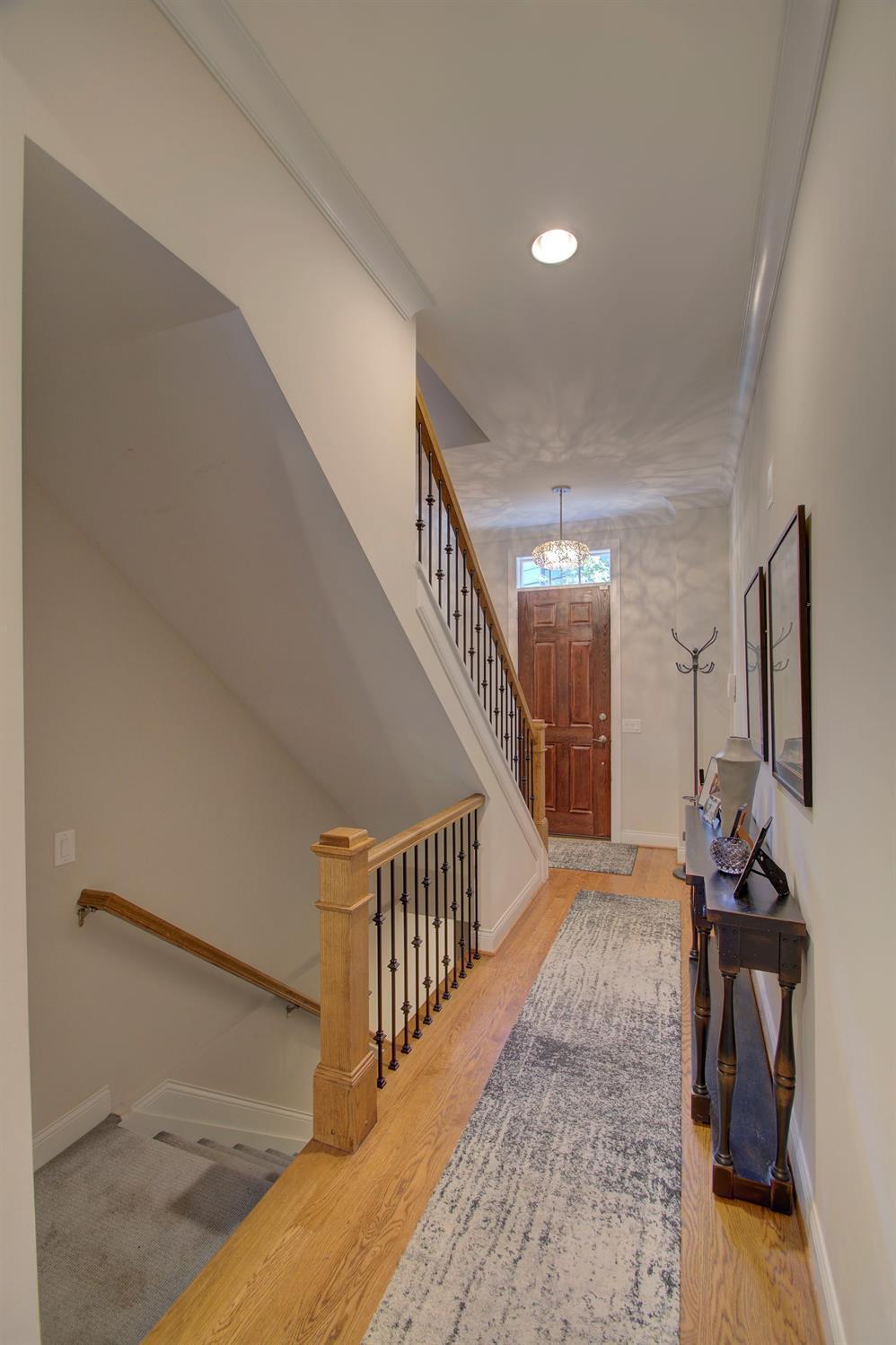 421 Boal Street Cincinnati, OH 45202 - Photo 4 of 44