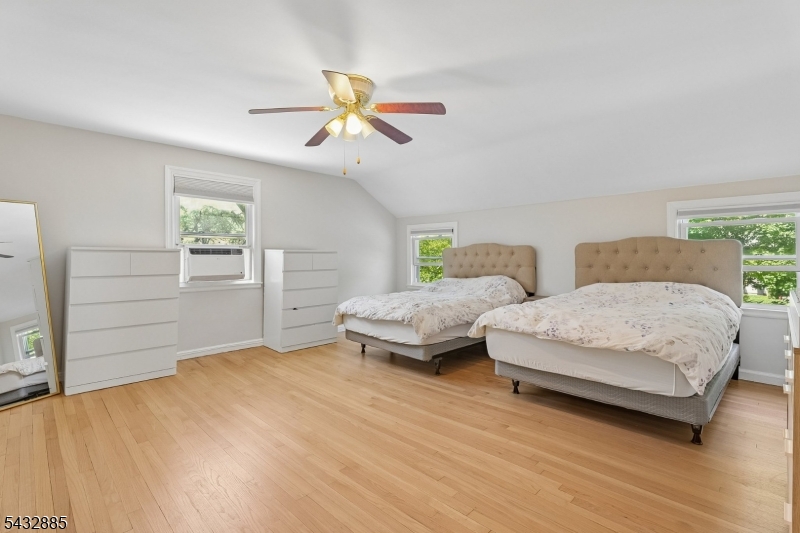 215 Exeter Way Hillside, NJ 07205 - Photo 24 of 34