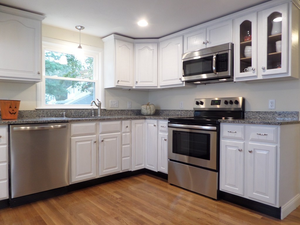 27 Levin Road Rockland, MA 02370 - Photo 3 of 18 Gallery Image 3