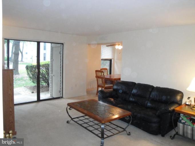 130 Duvall Lane, Unit 187T3 Gaithersburg, MD 20877 - Photo 2 of 8 Family Room