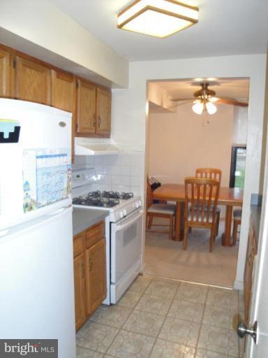 130 Duvall Lane, Unit 187T3 Gaithersburg, MD 20877 - Photo 8 of 8 Kitchen