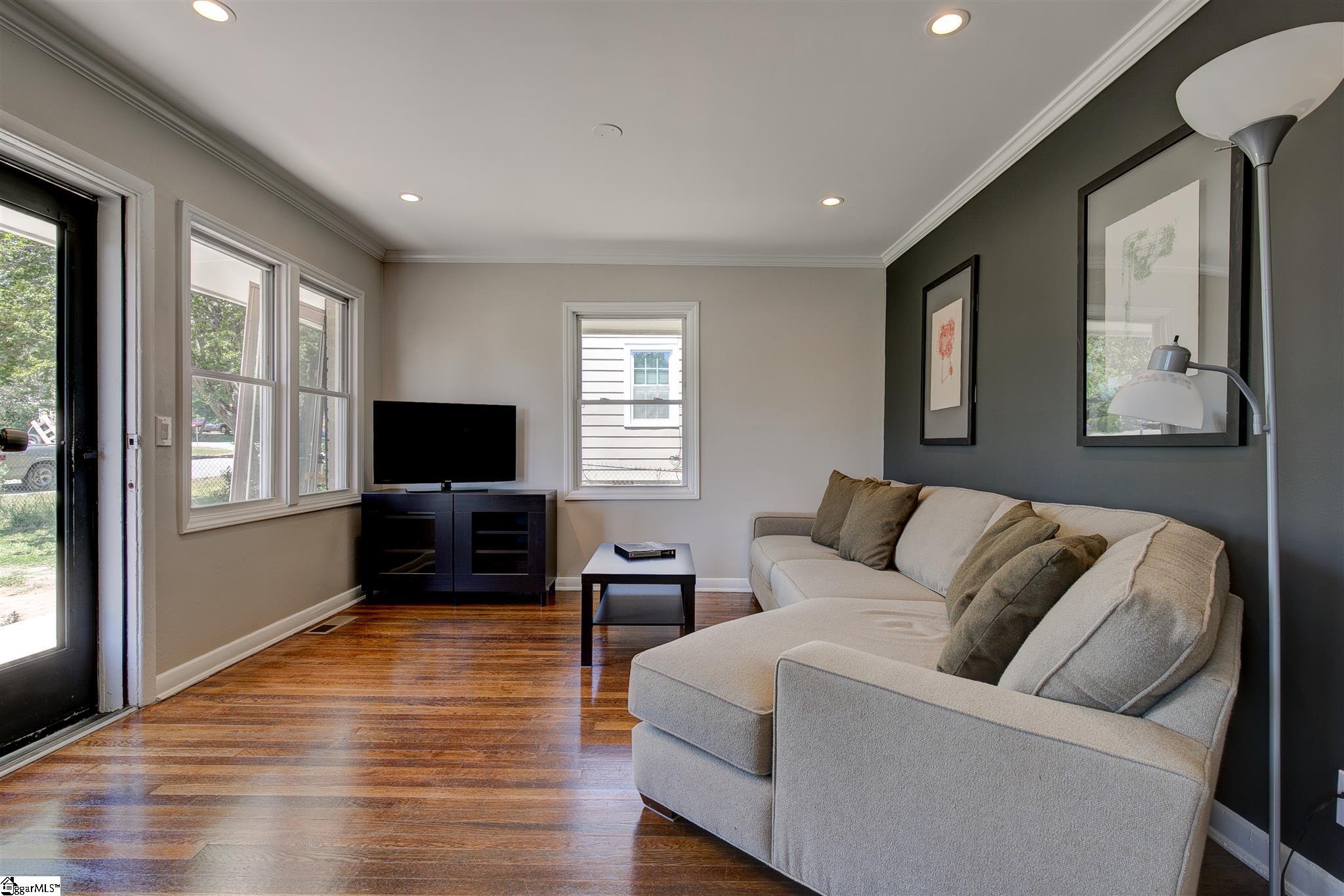 125 Carter Street Greenville, SC 29607 - Photo 3 of 16
