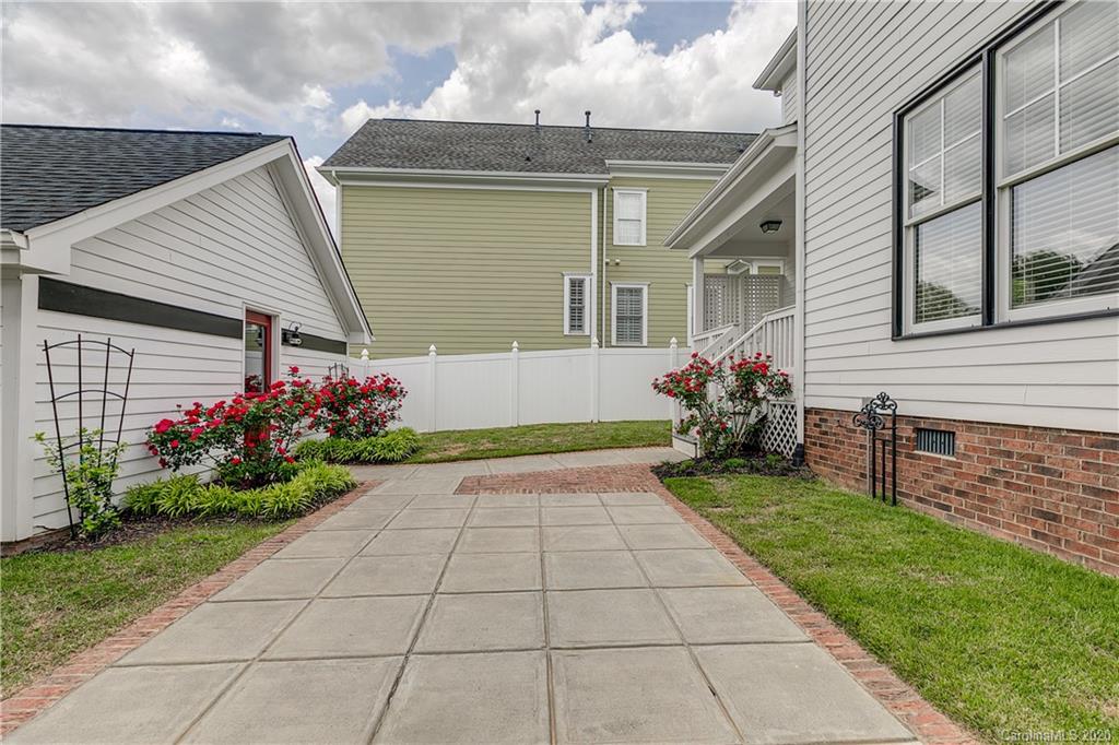 3373 Richard's Crossing Fort Mill, SC 29708 - Photo 32 of 36