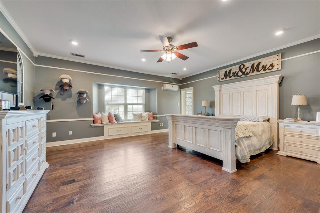 669 VZ County Road Canton, TX 75103 - Photo 28 of 40 a bedroom with furniture and window