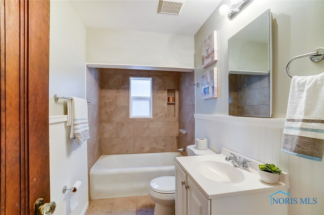 2126 Wyndhurst Road Toledo, OH 43607 - Photo 24 of 44 Gallery Image 24