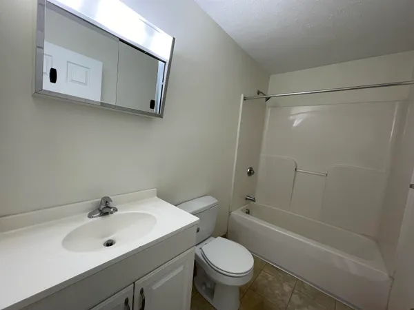 $1,849 | 3951 Old Brown Avenue, Unit 112, Manchester, NH 03103